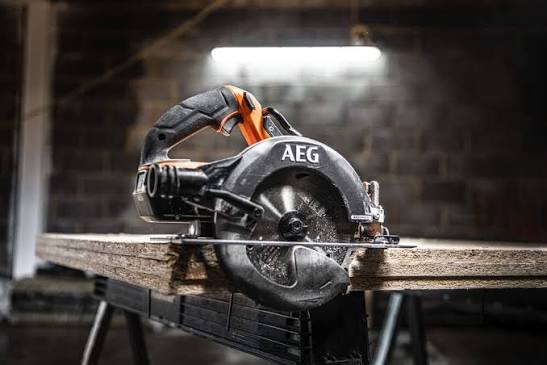 SEGA CIRCOLARE 190MM BRUSHLESS 18V AEG